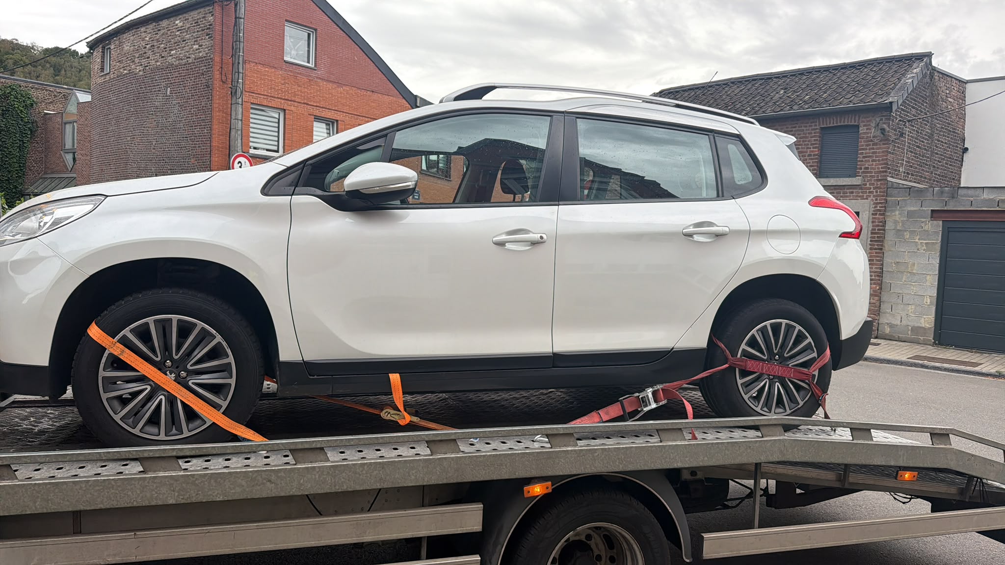 Remorquage plateau Peugeot SUV par RC Carservice